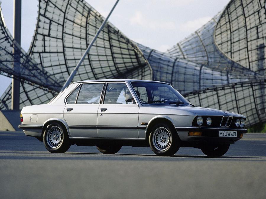  BMW 520i 1981 года  (фото 3 из 8)
